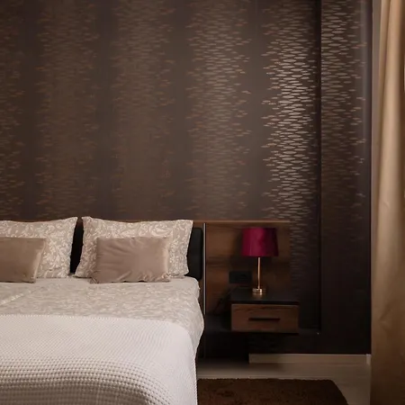 In The Very Heart Of - 50m To The *