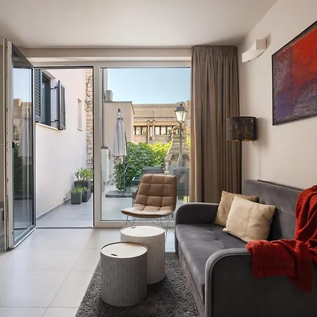 In The Very Heart Of - 50m To The *